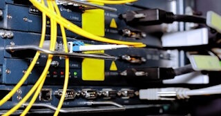 Заказать монтаж сетей в Гатчине. Обслуживание ПК, ремонт от 315 руб